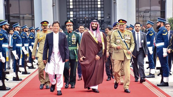 Saudi Arabia Crown Prince Mohammed bin Salman, Pakistan’s Prime Minister Imran Khan (left) and Pakistan Army chief general Qamar Javed Bajwa (right) in Islamabad. (Representative Photo: AFP)