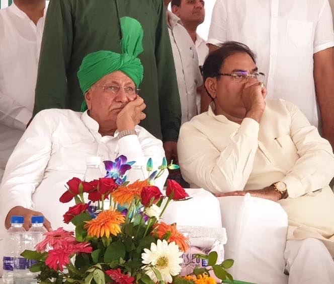 Former Haryana Chief Minister OP Chautala (left) with his younger son Abhay Chautala (right) during their better days.