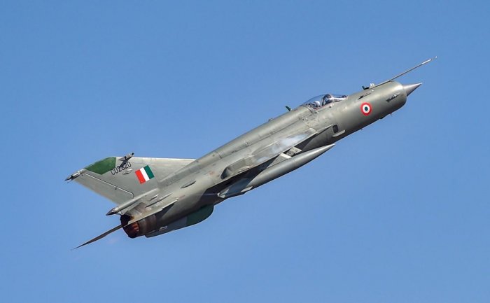 MiG-21 fighter jet crashes in Rajasthan, pilot safely ejects