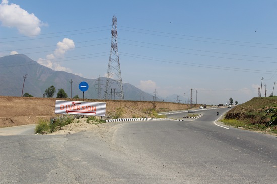 Kashmir Highway ban serves nobody’s interest