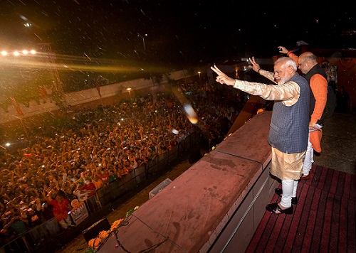 Bharatiya Janata Party (BJP) workers welcome Prime Minister Narendra Modi and BJP President Amit Shah at the party headquarters in New Delhi to celebrate their electoral victory in the 2019 Lok Sabha elections, on May 23, 2019. (Photo: PTI)