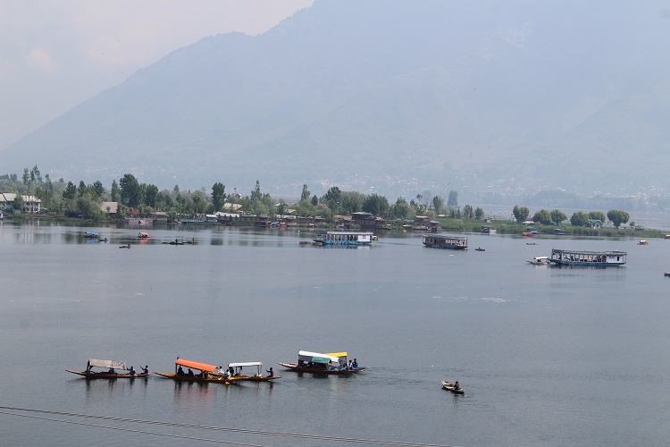 Dal Lake in Srinagar, Kashmir. Pakistan continues to make efforts to foment trouble in the picturesque Kashmir Valley. (Photo: News Intervention) (Representational Picture)