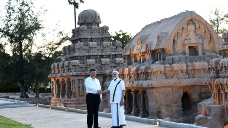 Indian Prime Minister Narendra Modi (right) and Chinese President Xi Jinping (left) at Mamallapuram, Tamil Nadu in October 2019. (Photo: PTI)