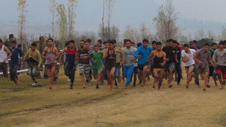 Kashmiri youth taking part in a physical fitness test to join the Indian Army. (Representational picture)