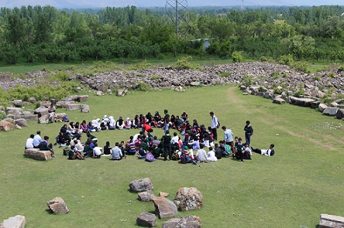 A group of students studying outdoors in the Kashmir Valley. (Representational picture) (Photo: News Intervention)