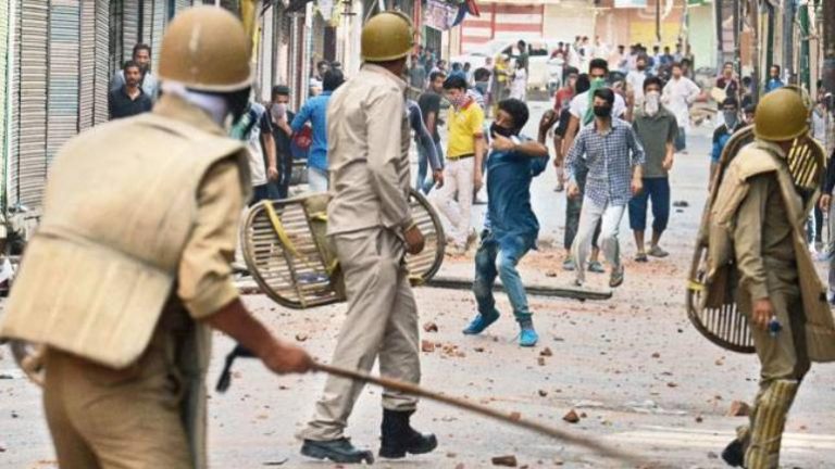 Stone pelting at security forces in Kashmir Valley. (Representative photo)