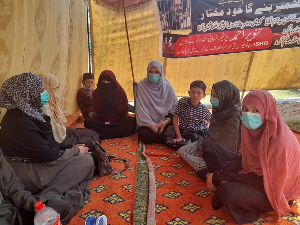 A sit-in to demand the release of Tanveer Ahmed from Pakistani custody in POK. (Photo: News Intervention)