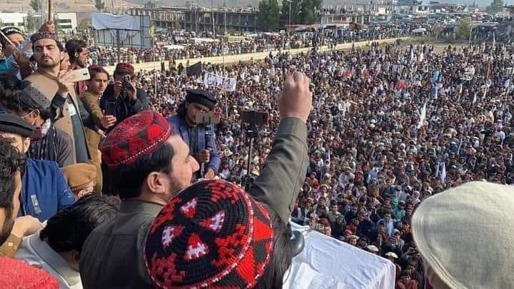 PTM chief Manzoor Pashteen addressing the rally at Miran Shah, Waziristan. (Photo: News Intervention)