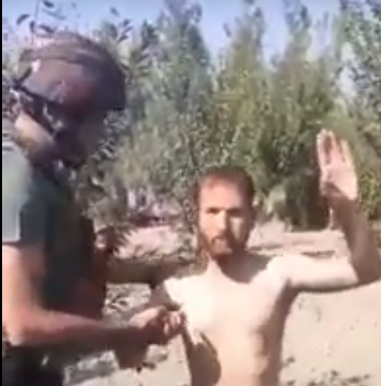 A misguided Kashmiri terrorist surrendering to the Indian Army. (Photo: News Intervention)