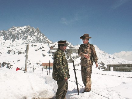 An Indian soldier along with his Chinese counterpart at the Line of Actual Control. (Representative Photo: PTI)