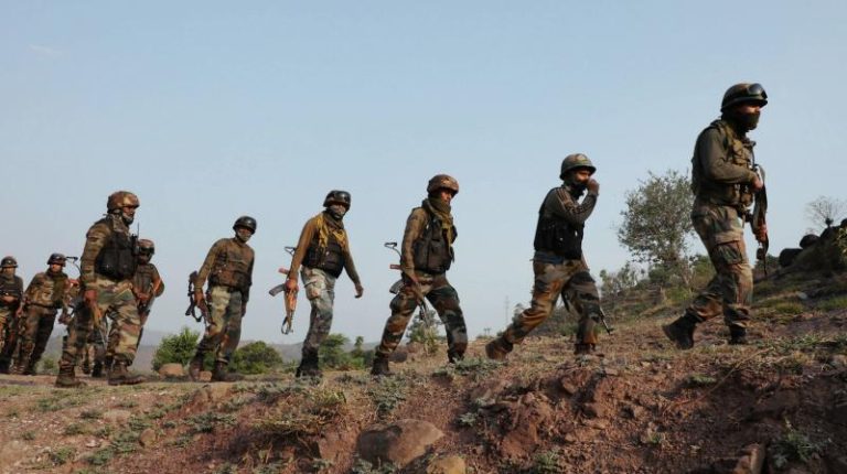 Indian Army always on an alert mode to help the people of Jammu and Kahmir. (Representative Photo: PTI)