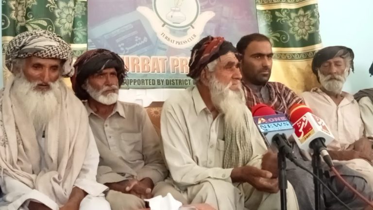 Tribal elders during the presser at Turbat Press Club on Sunday. (Photo: News Intervention)