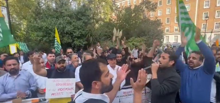 protest by Kashmiris in london