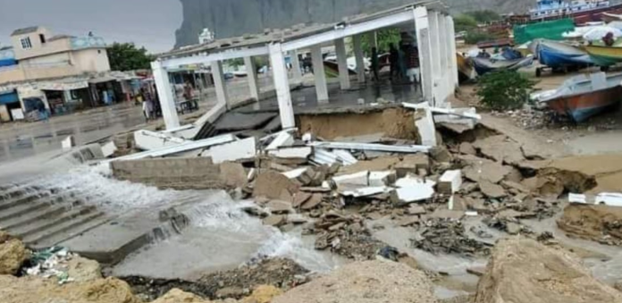 Gwadar district of Pak-occupied Balochistan grapples in heavy rain leaving multiple families displaced