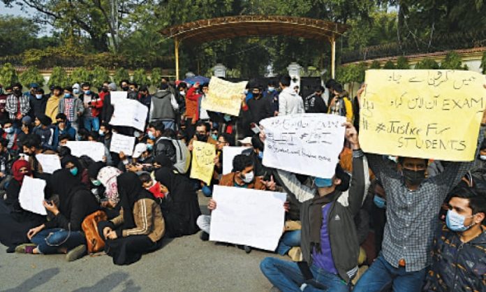 Educational Rally Demands Reopening of Sikandar University in Khuzdar