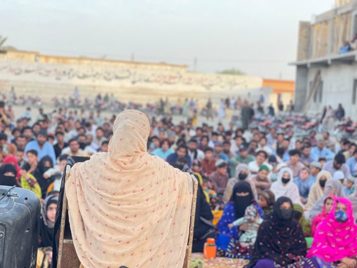 Kharan Citizens Block Highway Demanding Release of Mengal