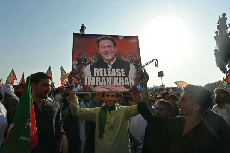 Islamabad sees massive rally demanding release of former Pak PM Imran Khan