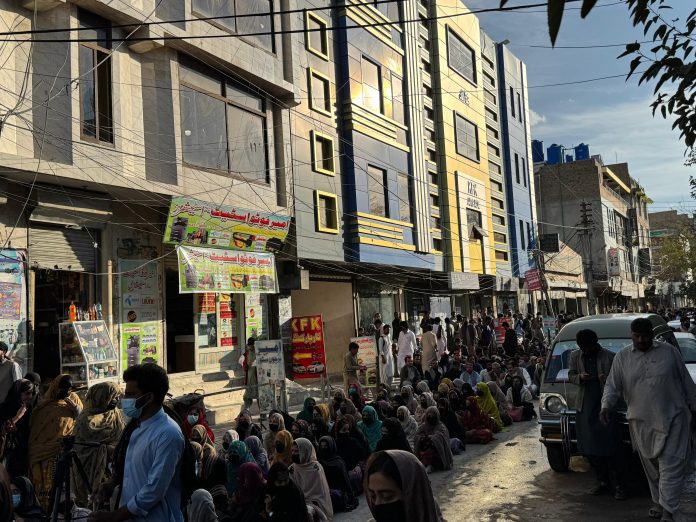 Quetta Police Unleash Brutal Force on Baloch Students, Injuring Dozens in Violent Hostel Raid